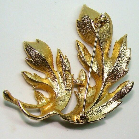 Vintage Gold Tone Leaf Brooch Signed Lisner - Picture 6 of 7